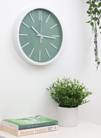 Elegant Brown Wall Clock 30cm with Contrasting Black Trim – Modern